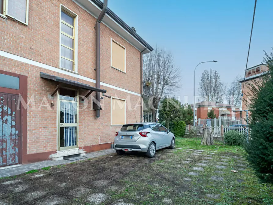 Immagine 26 di Villa in vendita  in Via Brizio Petrucci a Ferrara