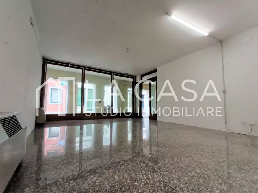 Immagine 8 di Negozio in affitto  in Via Altan 13 a San Vito Al Tagliamento