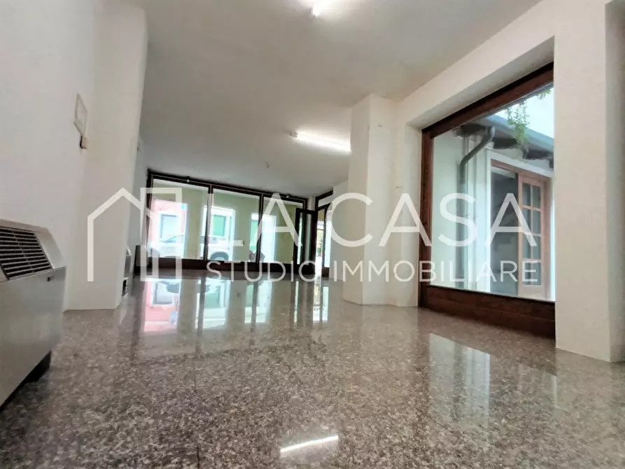 Immagine 13 di Negozio in affitto  in Via Altan 13 a San Vito Al Tagliamento