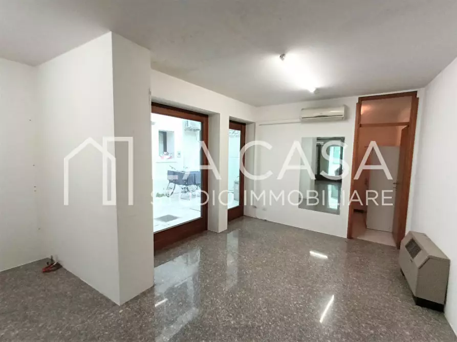 Immagine 14 di Negozio in affitto  in Via Altan 13 a San Vito Al Tagliamento