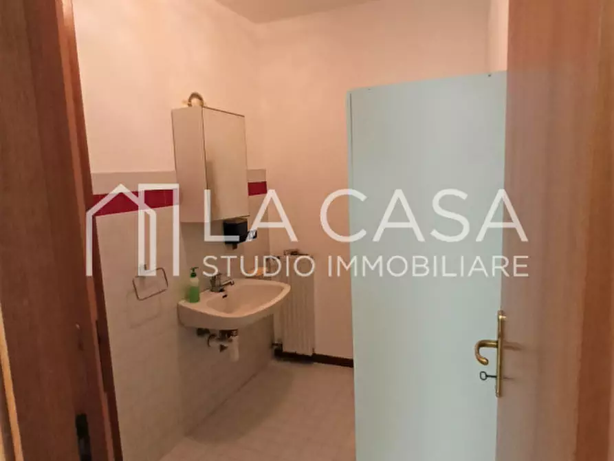 Immagine 15 di Negozio in affitto  in Via Altan 13 a San Vito Al Tagliamento