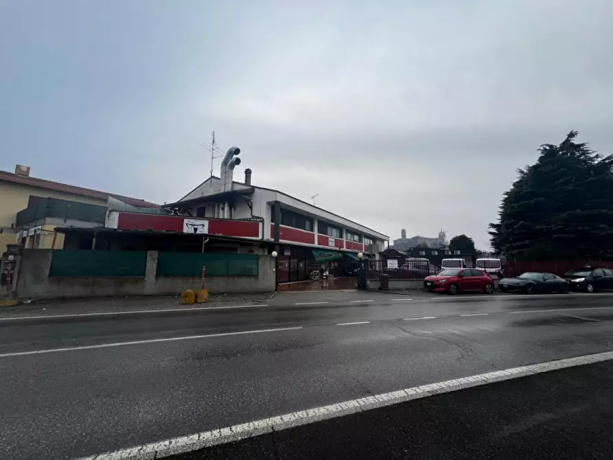 Immagine 5 di Attività commerciale in vendita  in Via Lonato a Castiglione Delle Stiviere