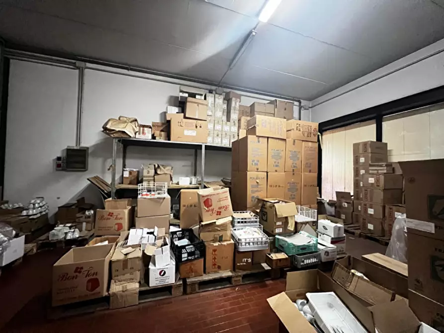 Immagine 13 di Attività commerciale in vendita  in Via Lonato a Castiglione Delle Stiviere