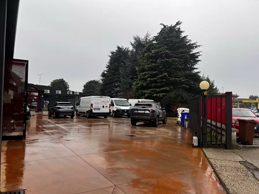 Immagine 14 di Attività commerciale in vendita  in Via Lonato a Castiglione Delle Stiviere