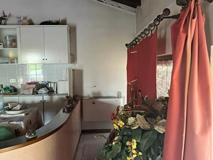 Immagine 23 di Attività commerciale in vendita  in Via Lonato a Castiglione Delle Stiviere