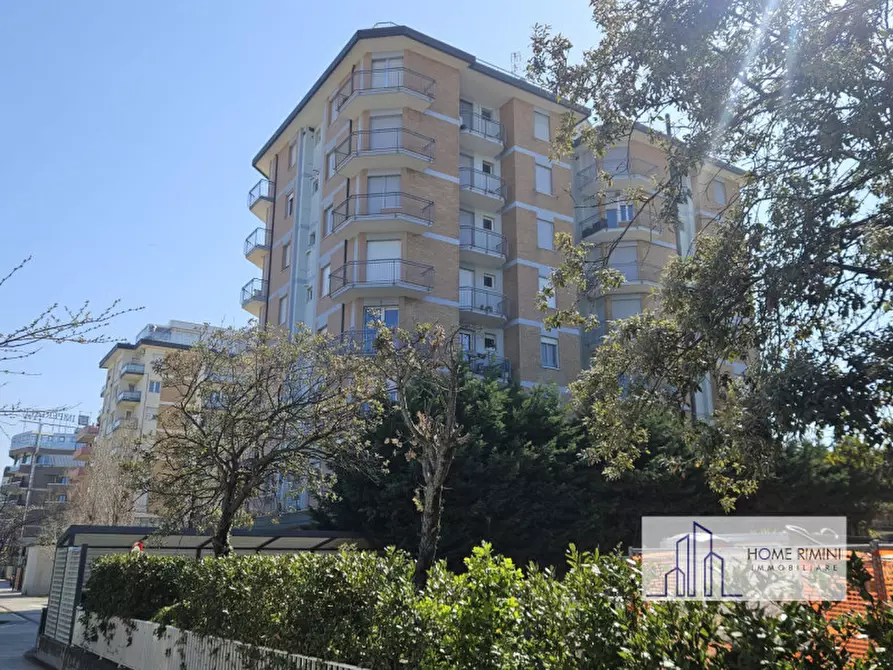 Immagine 1 di Appartamento in vendita  in Viale Amerigo Vespucci a Rimini