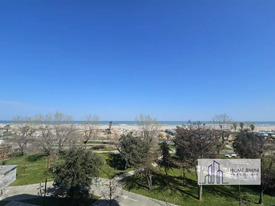 Immagine 2 di Appartamento in vendita  in Viale Amerigo Vespucci a Rimini