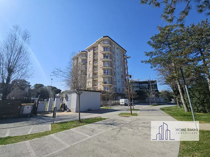 Immagine 3 di Appartamento in vendita  in Viale Amerigo Vespucci a Rimini