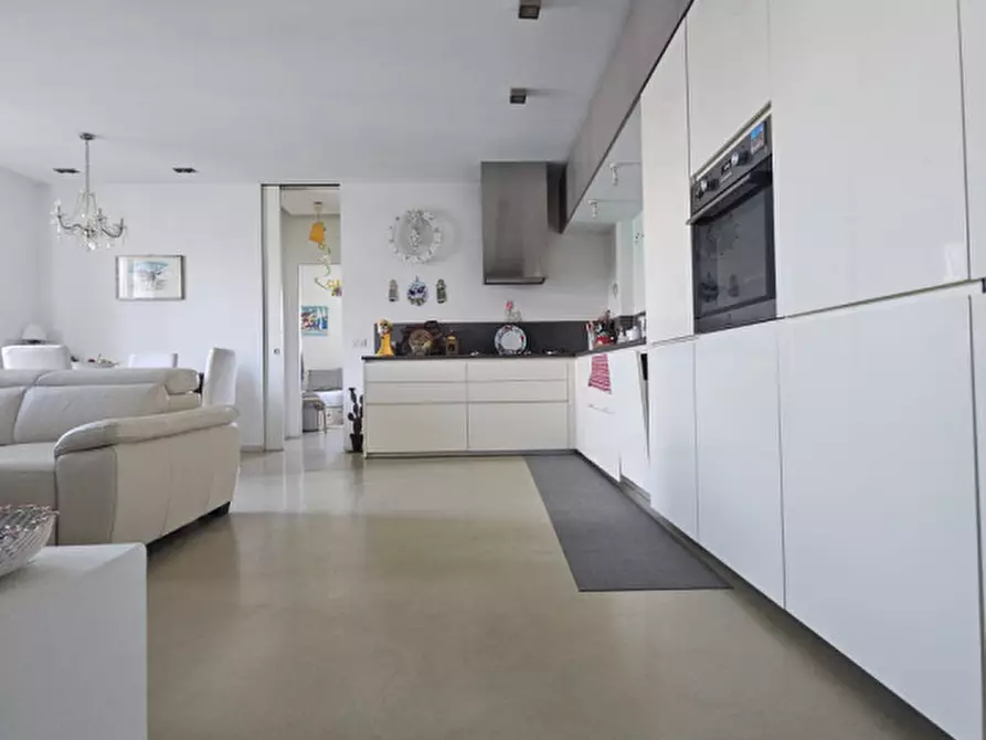 Immagine 12 di Appartamento in vendita  in Viale Amerigo Vespucci a Rimini