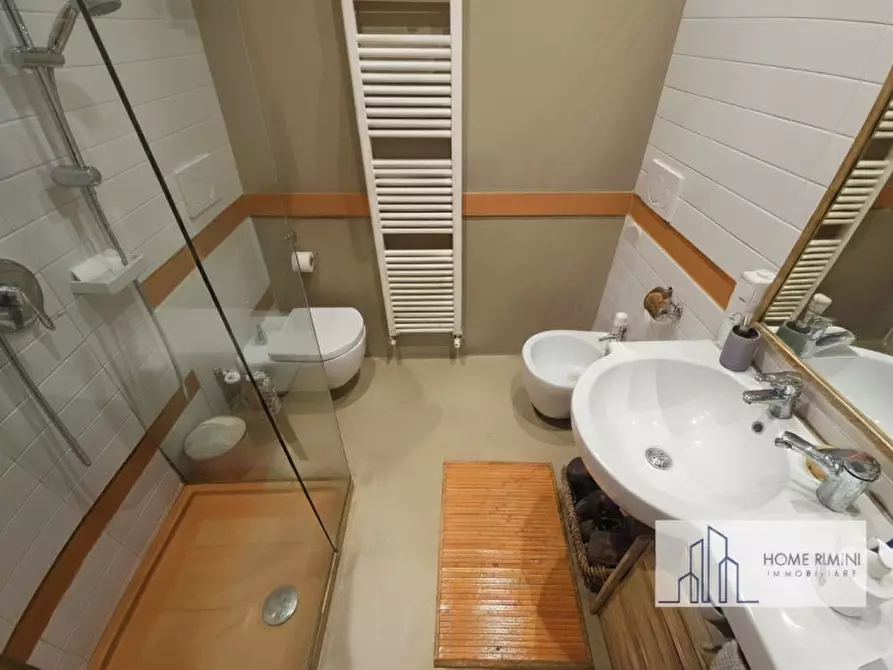 Immagine 26 di Appartamento in vendita  in Viale Amerigo Vespucci a Rimini