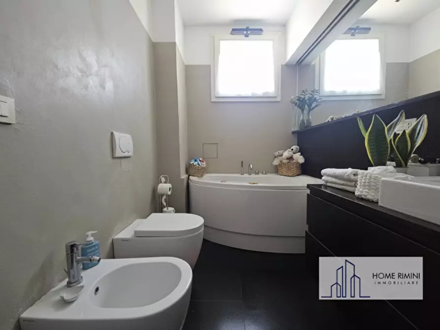 Immagine 50 di Appartamento in vendita  in Viale Amerigo Vespucci a Rimini