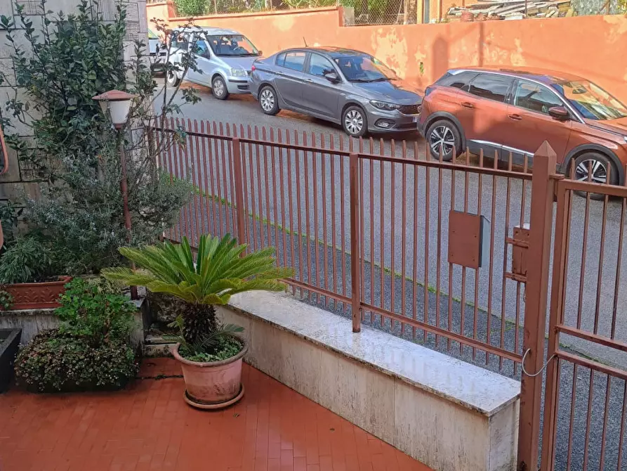 Immagine 4 di Appartamento in vendita  in Via dei Candiano a Roma