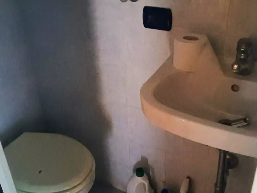 Immagine 21 di Appartamento in vendita  in Via dei Candiano a Roma