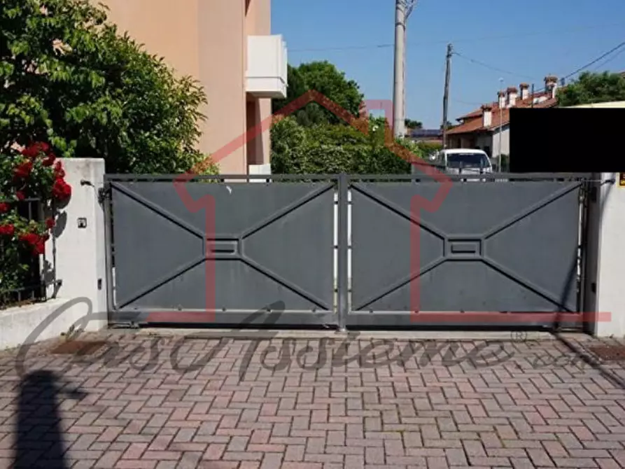 Immagine 21 di Appartamento in vendita  in Via Tenente Zanon a Rossano Veneto