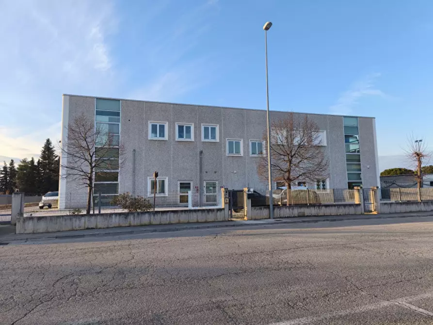 Immagine 3 di Capannone industriale in vendita  in VIA DE GASPERI.25 a Corridonia