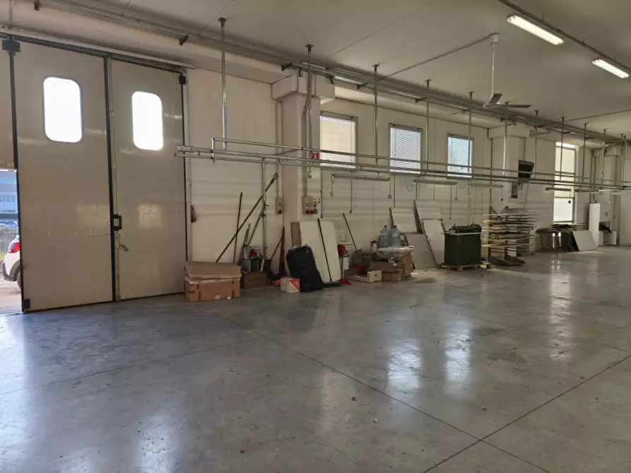 Immagine 5 di Capannone industriale in vendita  in VIA DE GASPERI.25 a Corridonia