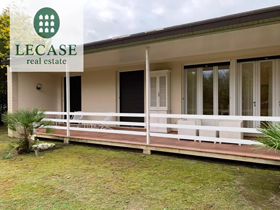 Immagine 3 di Villa in affitto  in Via Versilia a Forte Dei Marmi