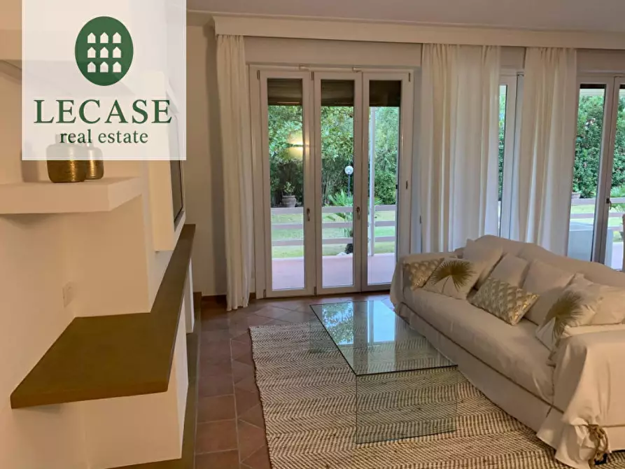 Immagine 6 di Villa in affitto  in Via Versilia a Forte Dei Marmi