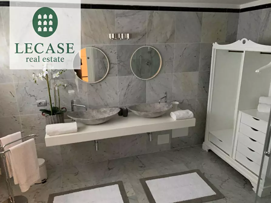 Immagine 8 di Villa in affitto  in Via Versilia a Forte Dei Marmi