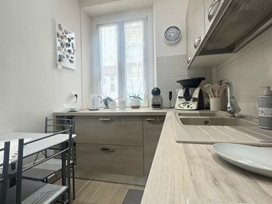 Immagine 5 di Appartamento in vendita  in Via Luigi Capriolo a Torino