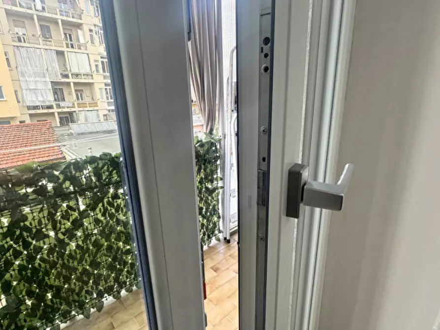 Immagine 10 di Appartamento in vendita  in Via Luigi Capriolo a Torino