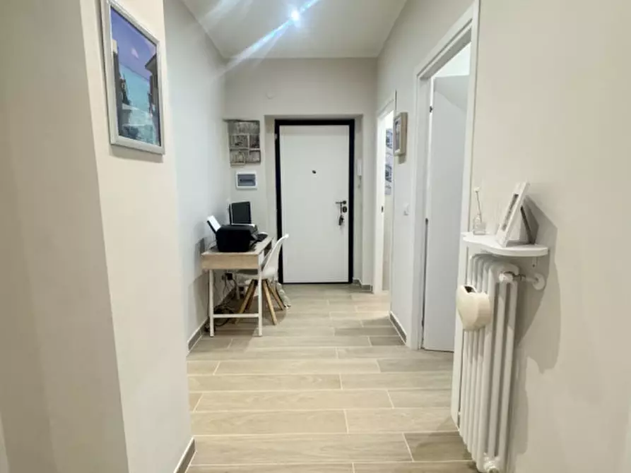 Immagine 11 di Appartamento in vendita  in Via Luigi Capriolo a Torino