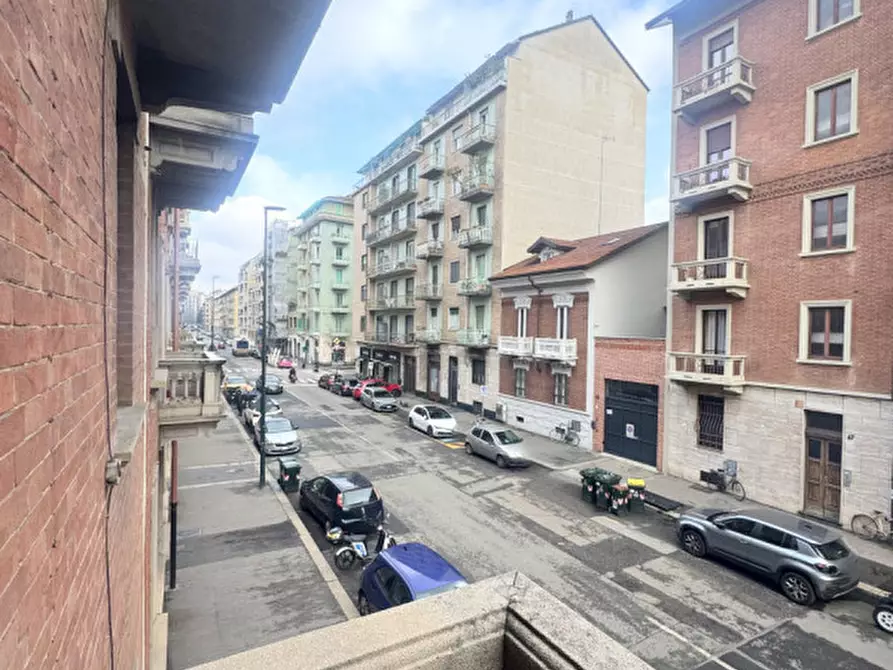 Immagine 17 di Appartamento in vendita  in Via Luigi Capriolo a Torino
