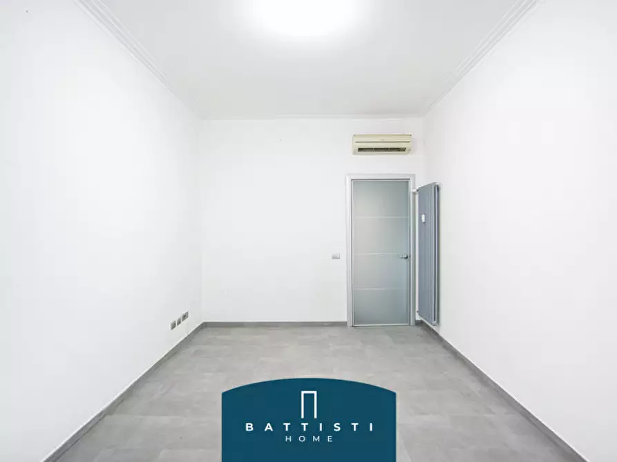 Immagine 12 di Appartamento in vendita  in Viale Ippocrate a Roma