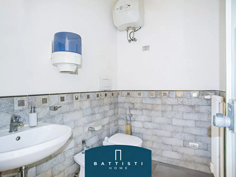 Immagine 22 di Appartamento in vendita  in Viale Ippocrate a Roma