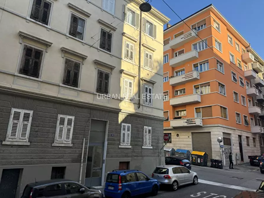 Immagine 10 di Appartamento in affitto  in Via Foscolo 40 a Trieste