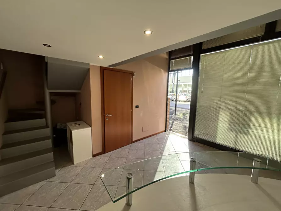 Immagine 4 di Negozio in affitto  in VIA LEVICO a Mestrino