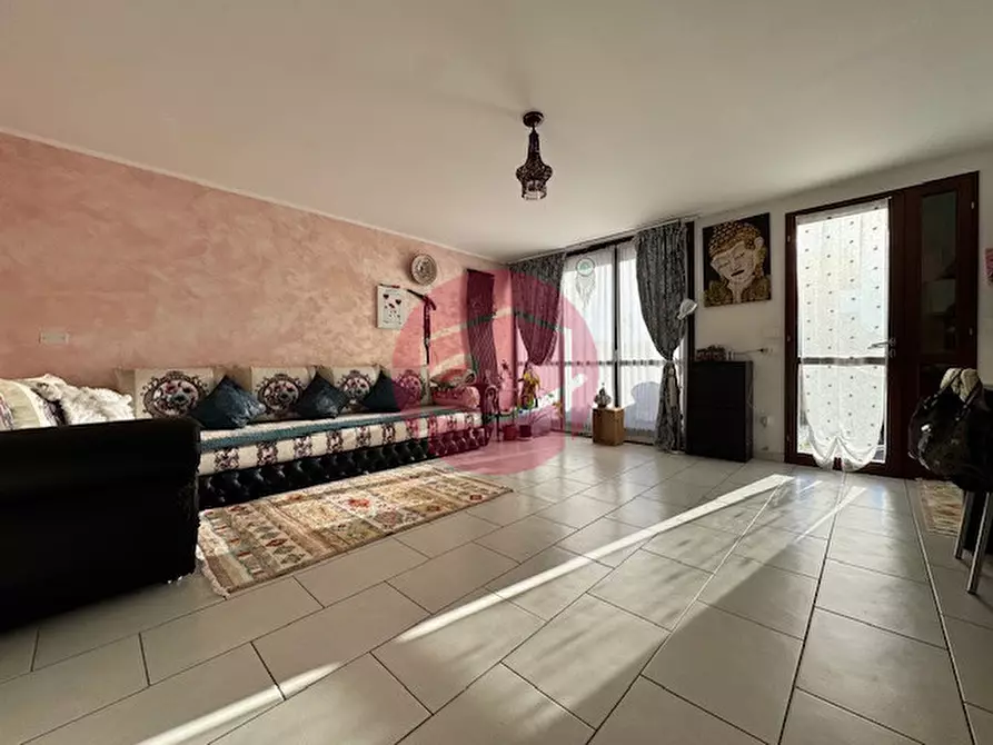 Immagine 1 di Villetta a schiera in vendita  a Borghi