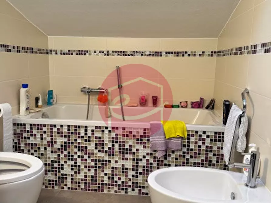 Immagine 23 di Villetta a schiera in vendita  a Borghi