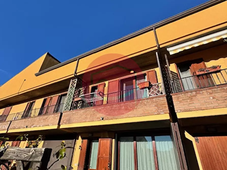 Immagine 26 di Villetta a schiera in vendita  a Borghi