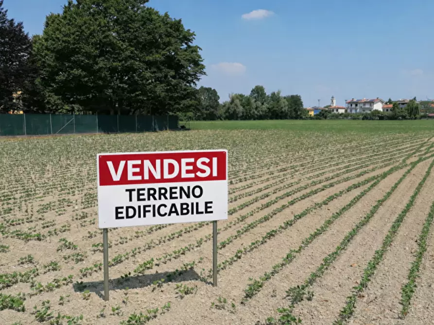 Immagine 1 di Terreno in vendita  a Padova