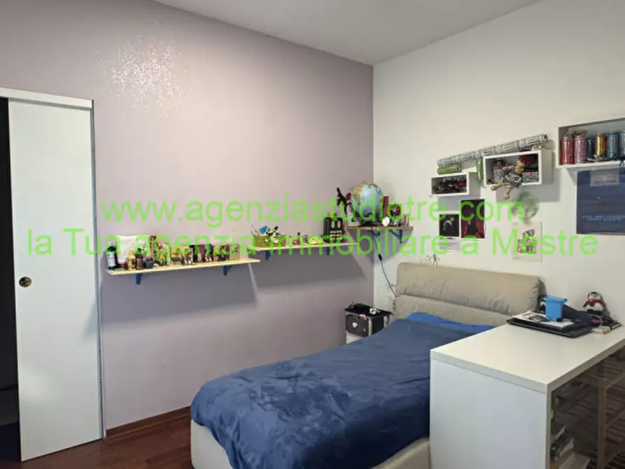 Immagine 5 di Appartamento in vendita  in via magnasco 28 a Venezia