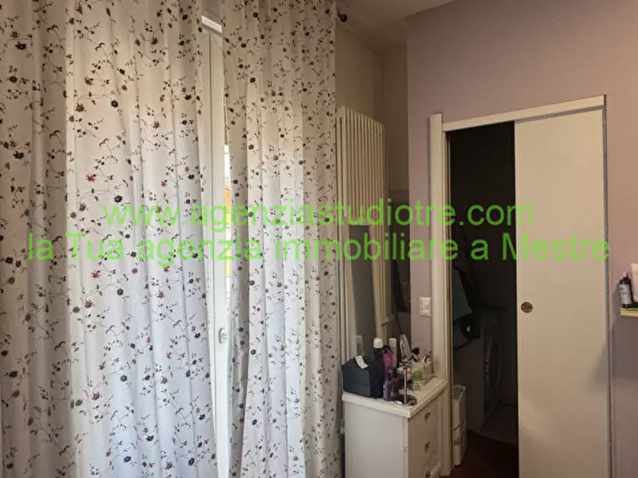 Immagine 7 di Appartamento in vendita  in via magnasco 28 a Venezia