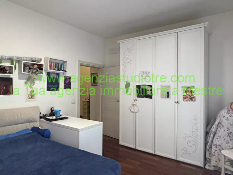 Immagine 8 di Appartamento in vendita  in via magnasco 28 a Venezia