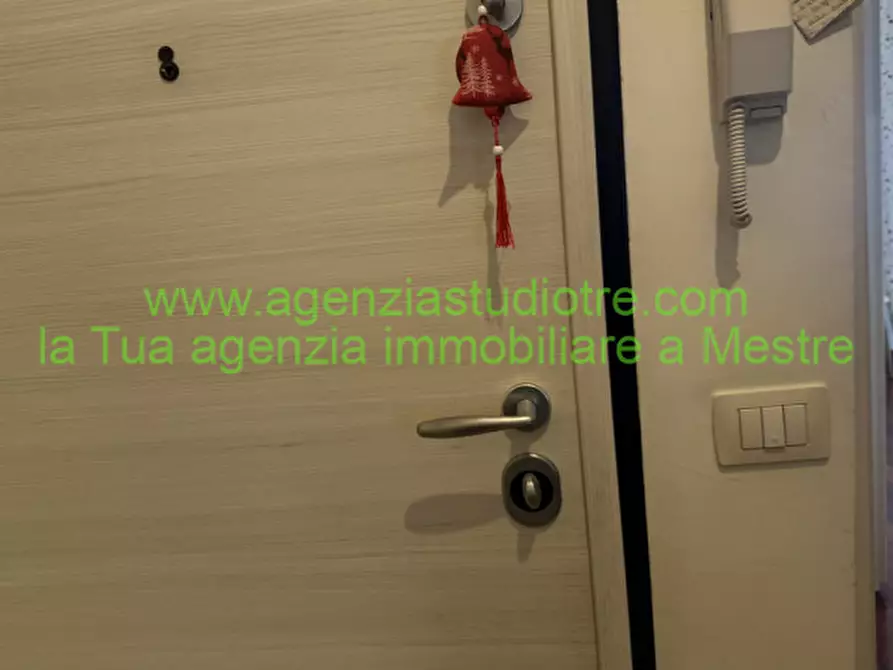 Immagine 21 di Appartamento in vendita  in via magnasco 28 a Venezia