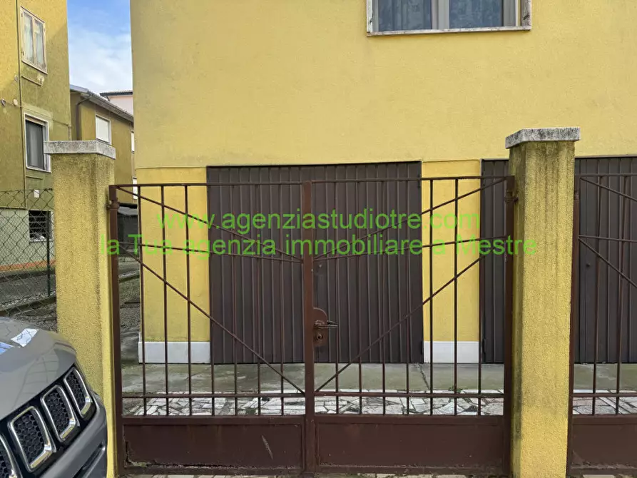 Immagine 23 di Appartamento in vendita  in via magnasco 28 a Venezia