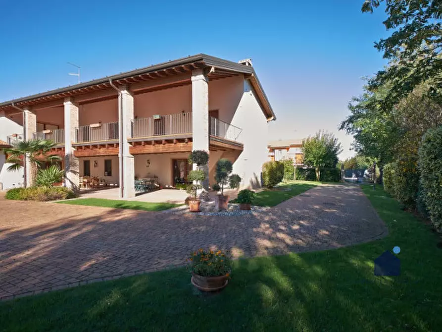 Immagine 4 di Casa bifamiliare in vendita  in Viale della Rimembranza, 72/A a Castenedolo