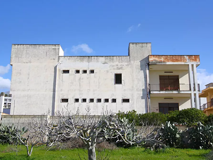 Immagine 1 di Laboratorio in vendita  in Via Torino a Matino