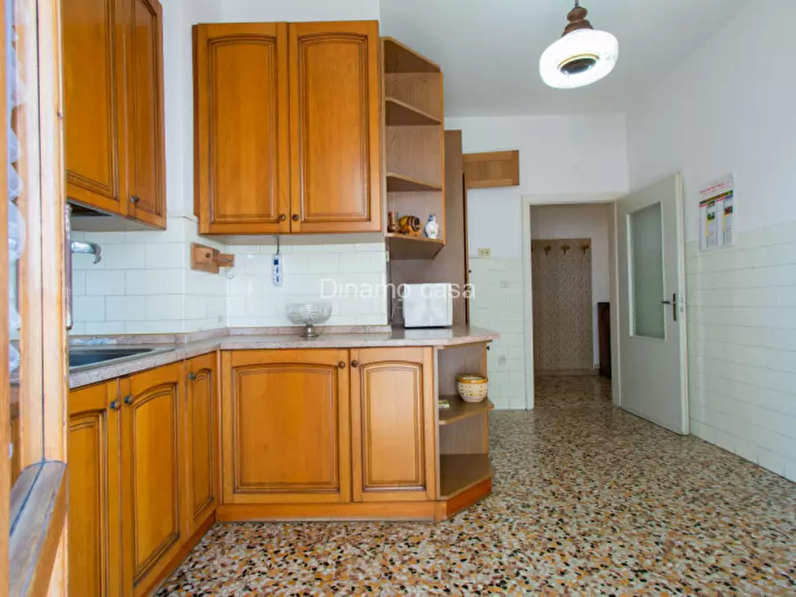 Immagine 2 di Appartamento in vendita  a Prato