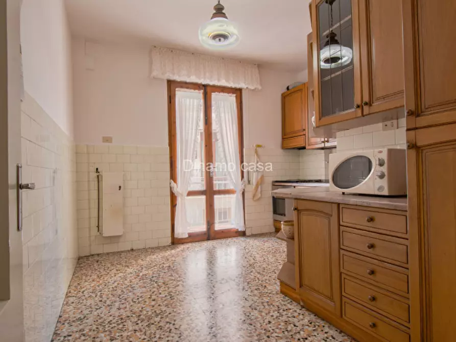 Immagine 4 di Appartamento in vendita  a Prato