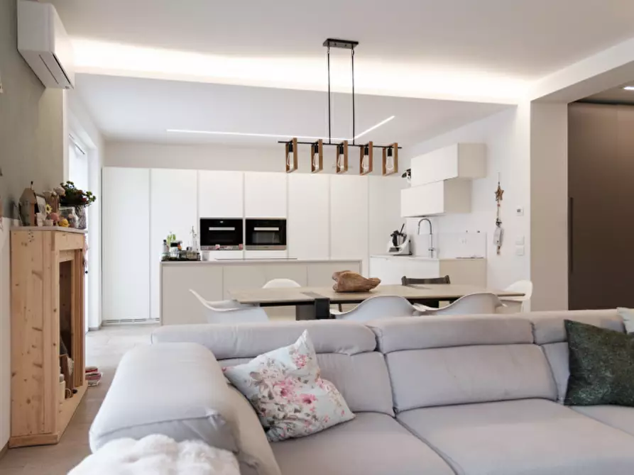 Immagine 3 di Casa bifamiliare in vendita  in Via Sottomonte - Unterbergstraße a Laives .Leifers.