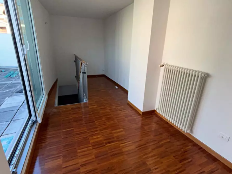 Immagine 19 di Appartamento in affitto  in Via Bertossi, 15 a Pordenone