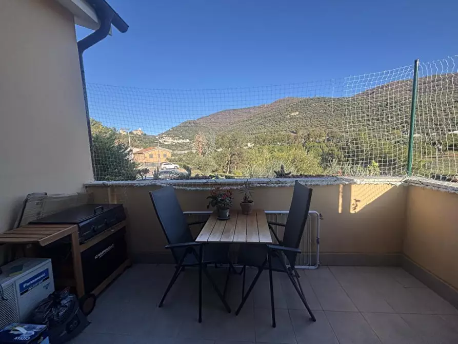 Immagine 1 di Appartamento in vendita  in strada per i piani a Castellaro