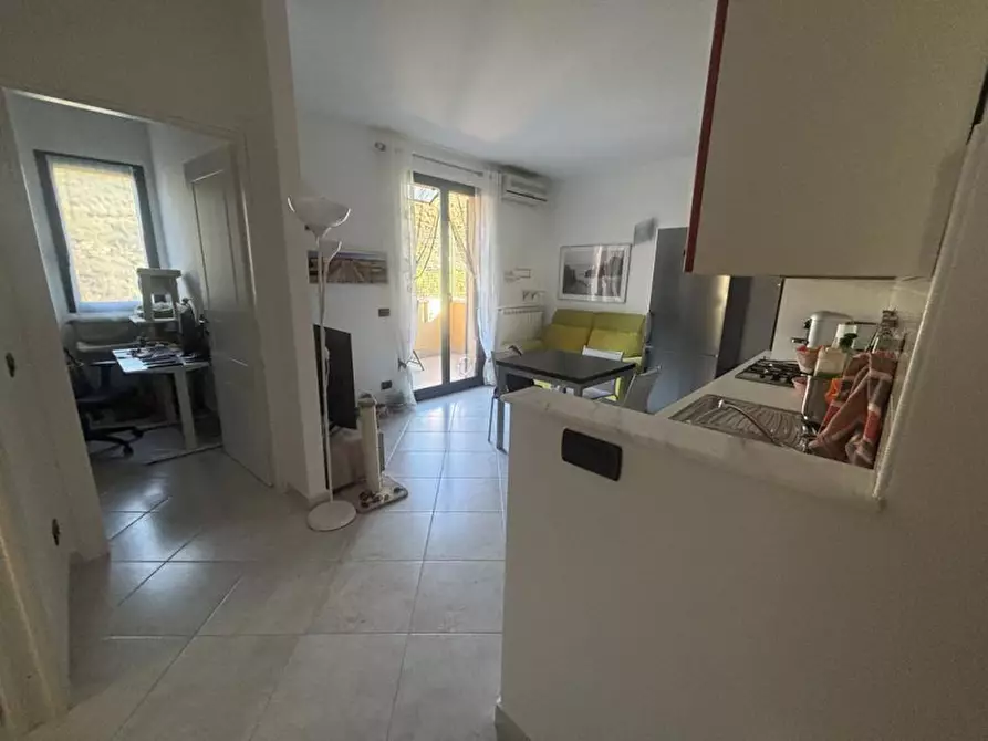 Immagine 4 di Appartamento in vendita  in strada per i piani a Castellaro