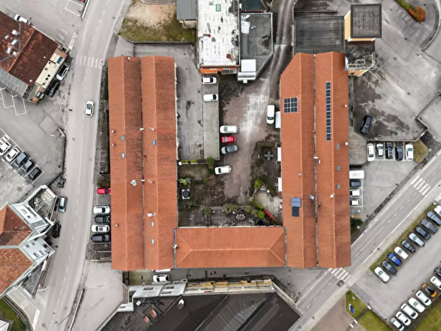 Immagine 28 di Loft/Open space in vendita  in Viale dell'industria a Torrebelvicino