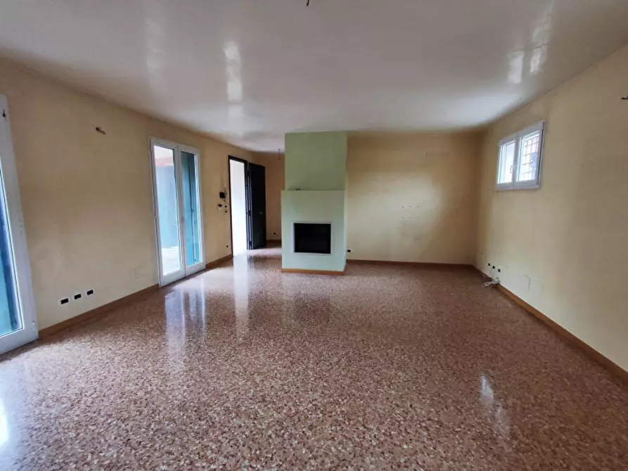 Immagine 2 di Casa indipendente in vendita  a Padova
